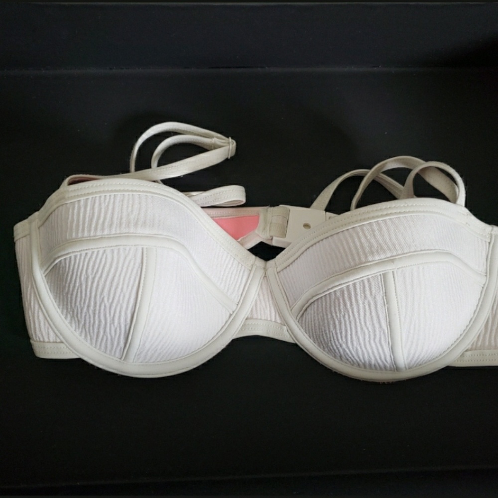 Triangl bikini top